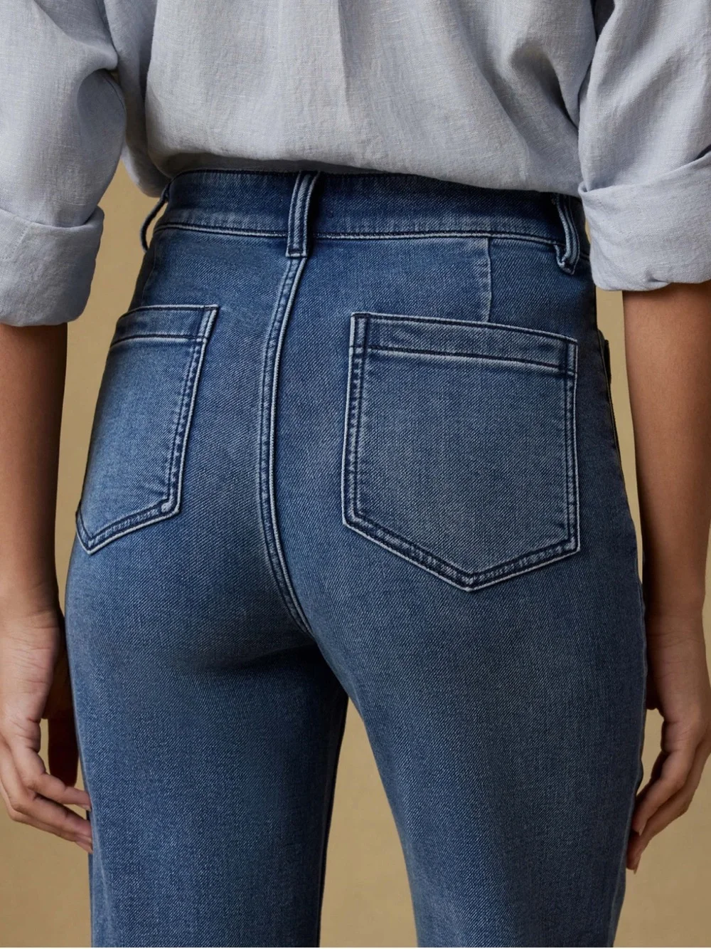 High-Rise Wide-Leg Women's Jeans in Medium Blue